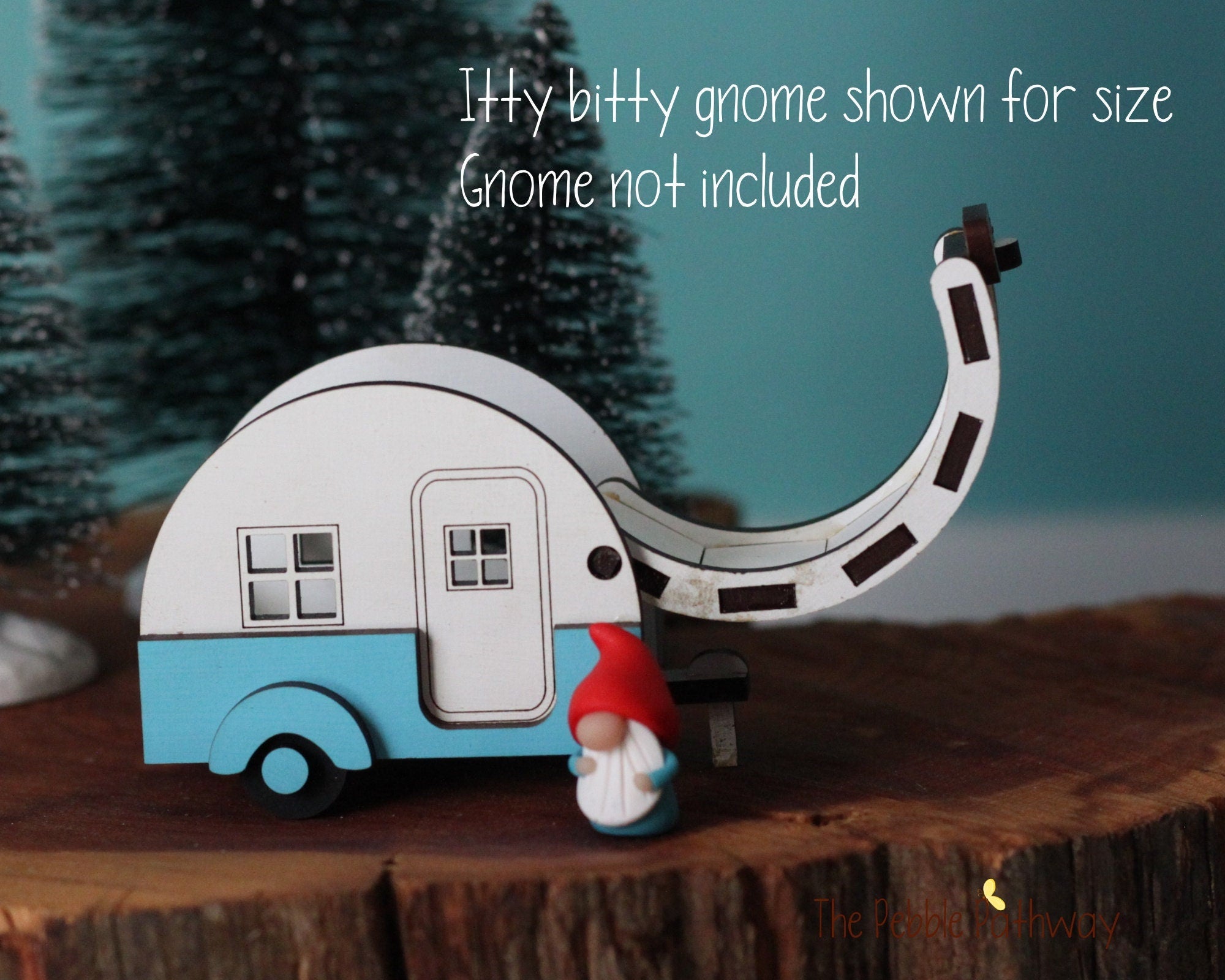Tiny Pastel retro camper that opens and closes for itty bitty gnome or fairy - ThePebblePathway